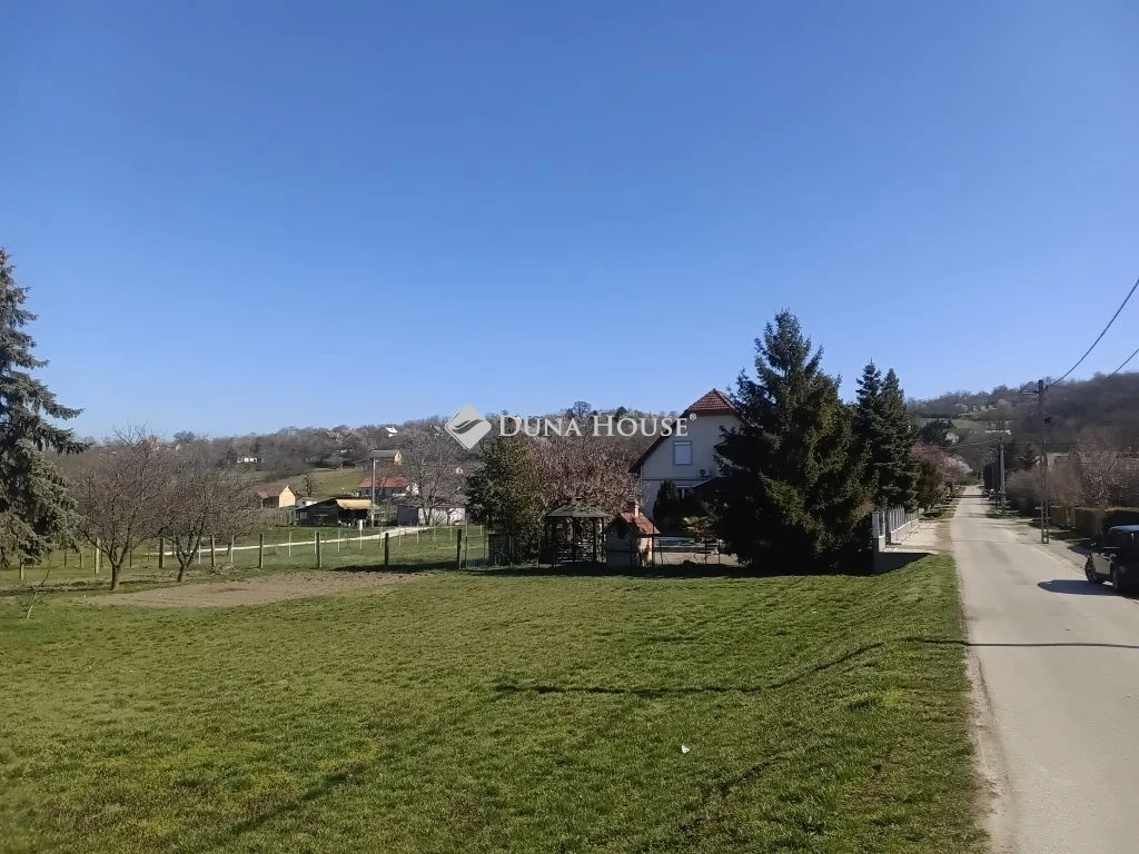 Eladó telek, Kőröshegy