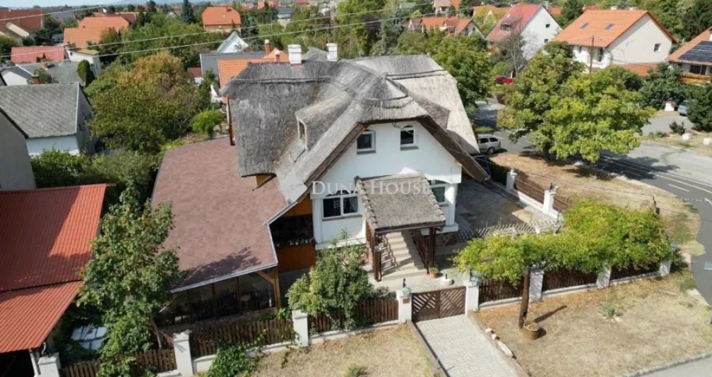 Eladó ház, Alsóörs