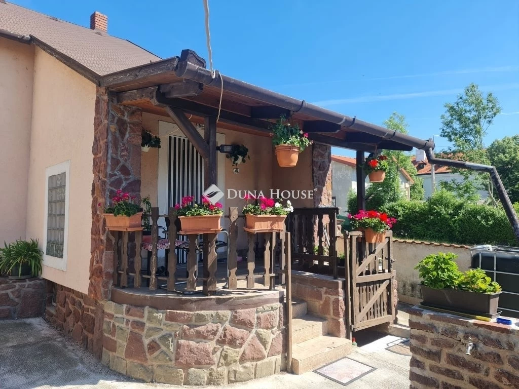 Eladó ház, Balatonalmádi