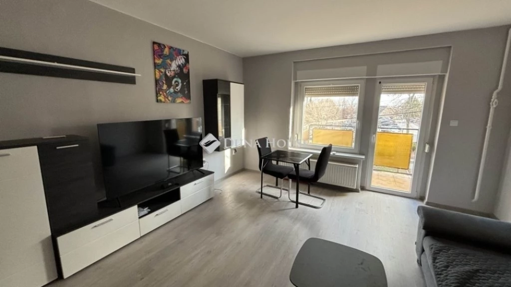 Eladó lakás, Balatonalmádi