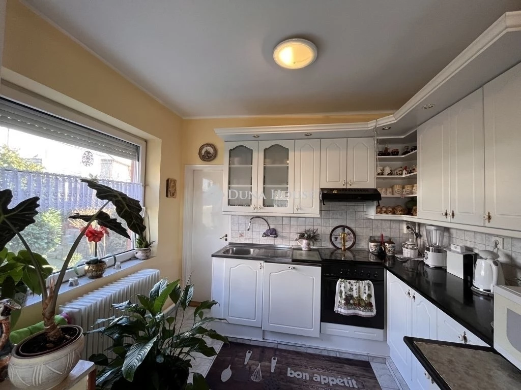 Eladó ház, Várpalota