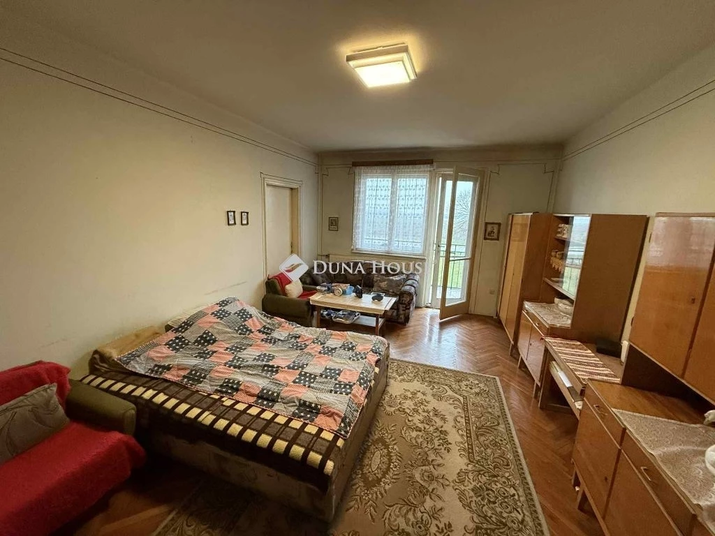 c3-1-name c2-19-name, Mosonudvar