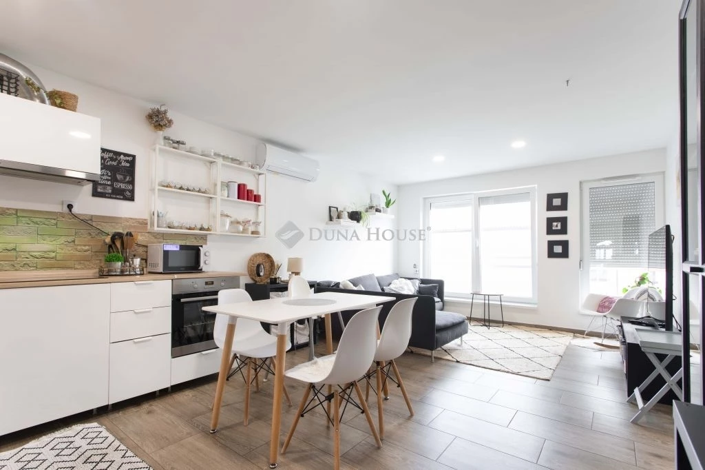 Eladó lakás, Nagyszentjános