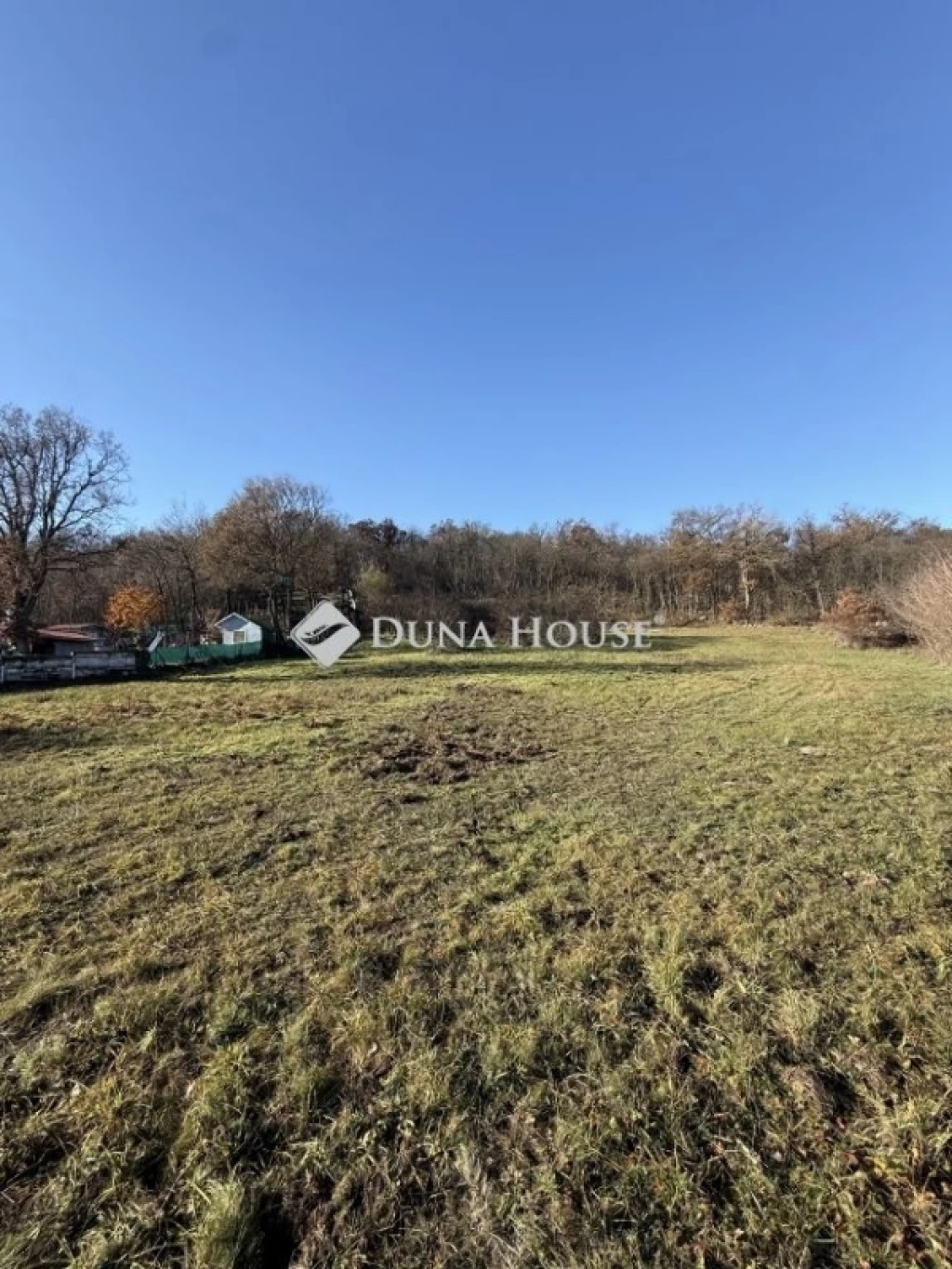 Eladó telek, Alsóörs