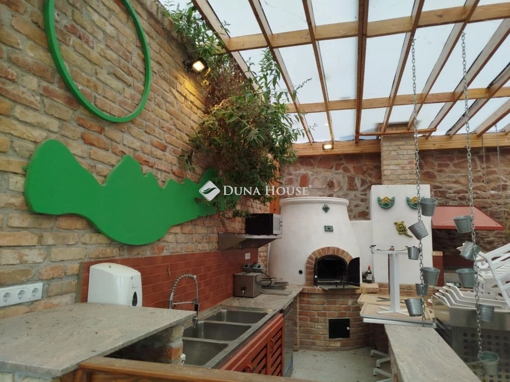 Eladó vendéglátás, Felsőörs