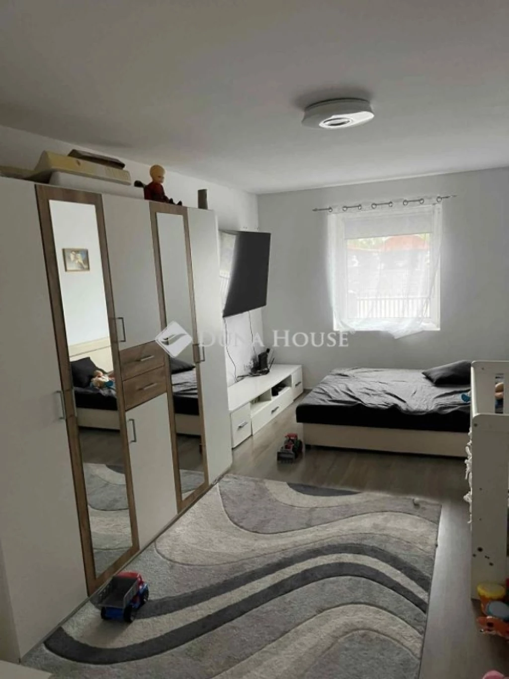 Eladó ház, Vállaj