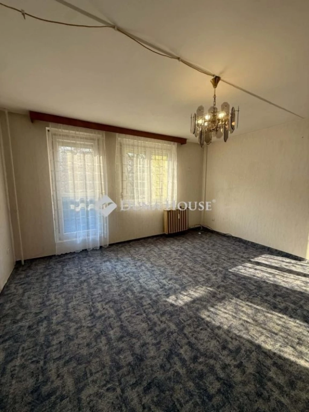 Eladó lakás, Veszprém