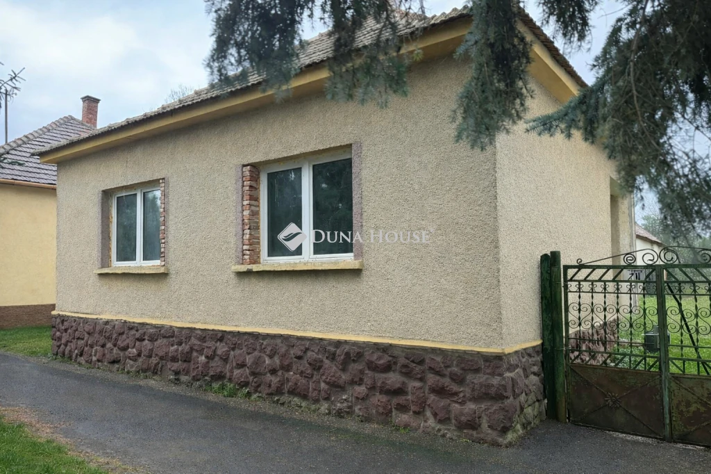 c3-1-name c2-1-name, Páli, Kossuth utca