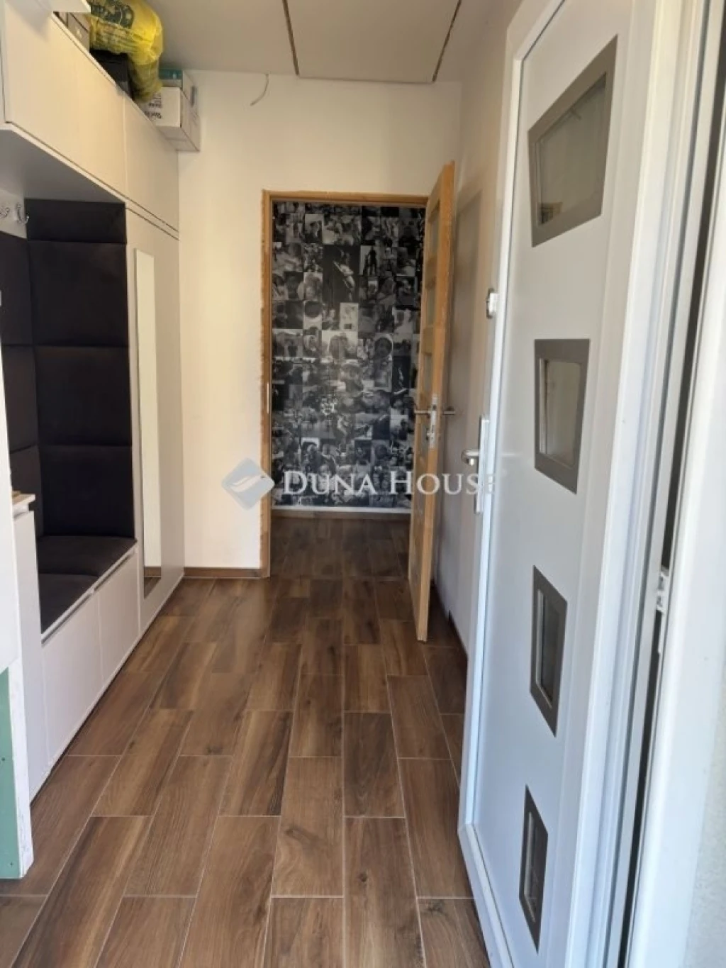 Eladó ház, Balatonkenese