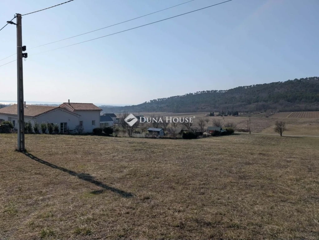 Eladó telek, Balatongyörök