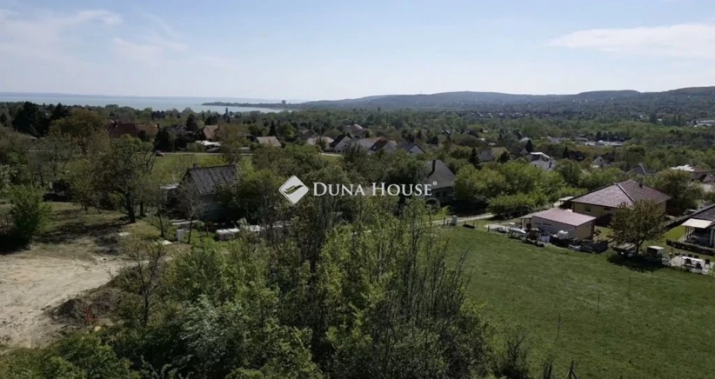 Eladó telek, Balatonfűzfő
