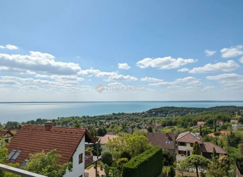 Eladó ház, Balatonalmádi