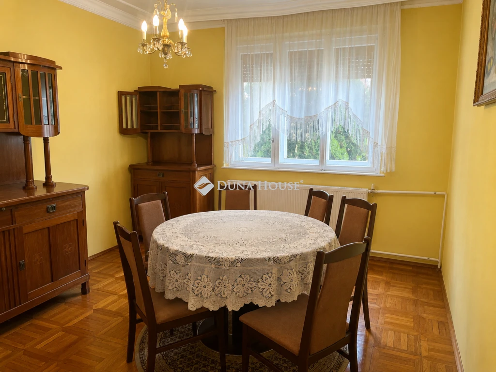Eladó ház, Győr