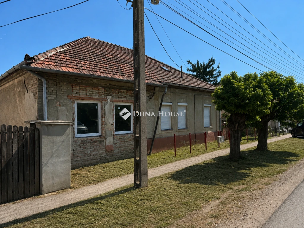 Eladó ház, Hegyeshalom