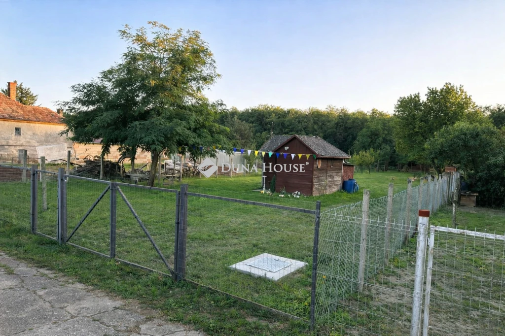 Eladó telek, Győrszemere