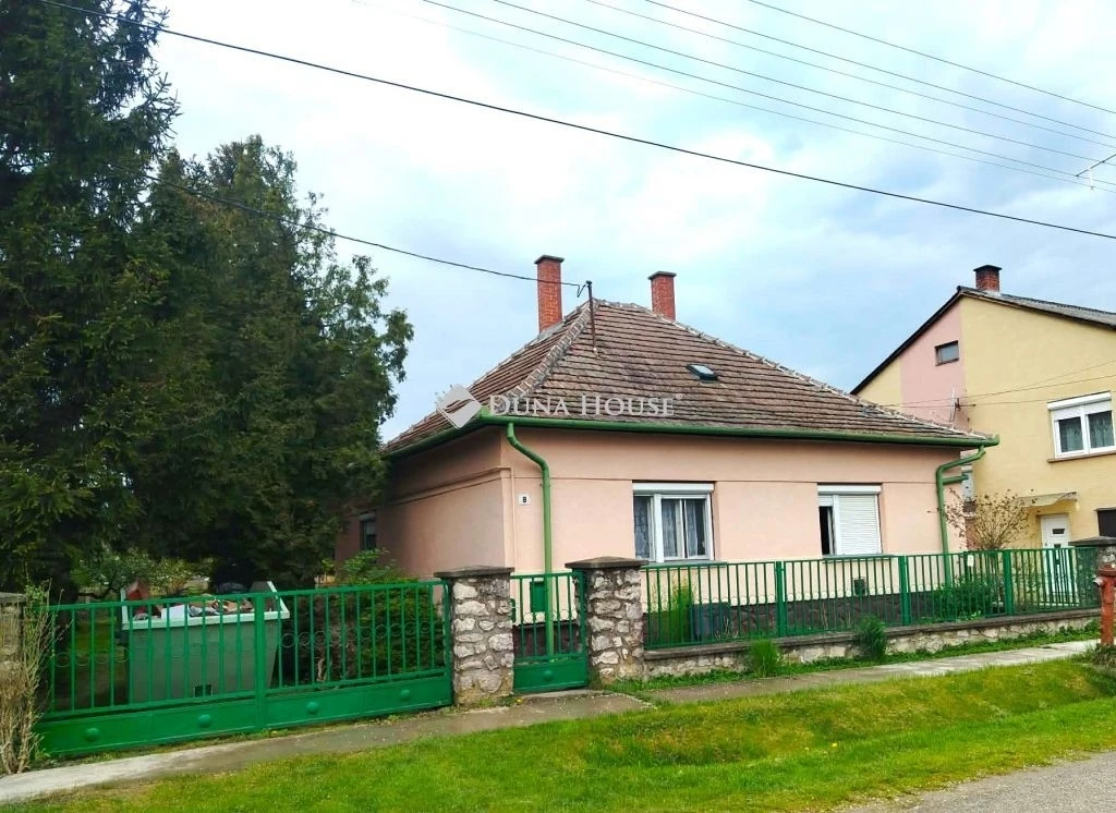 Eladó ház, Babót