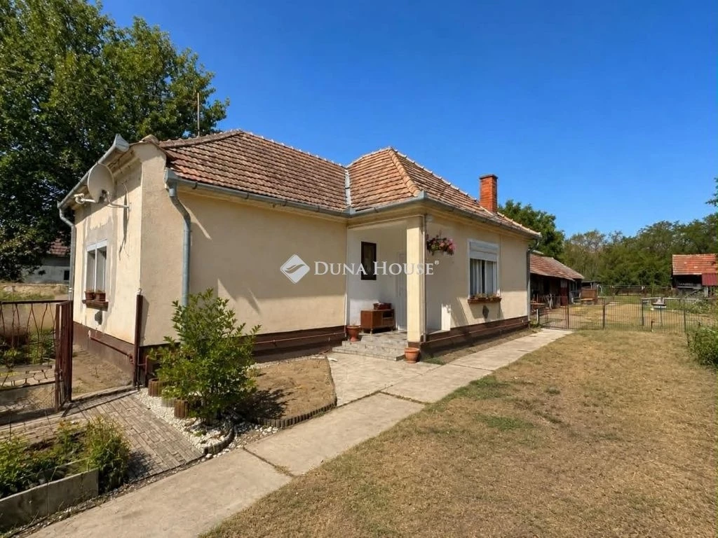 Eladó ház, Mórichida
