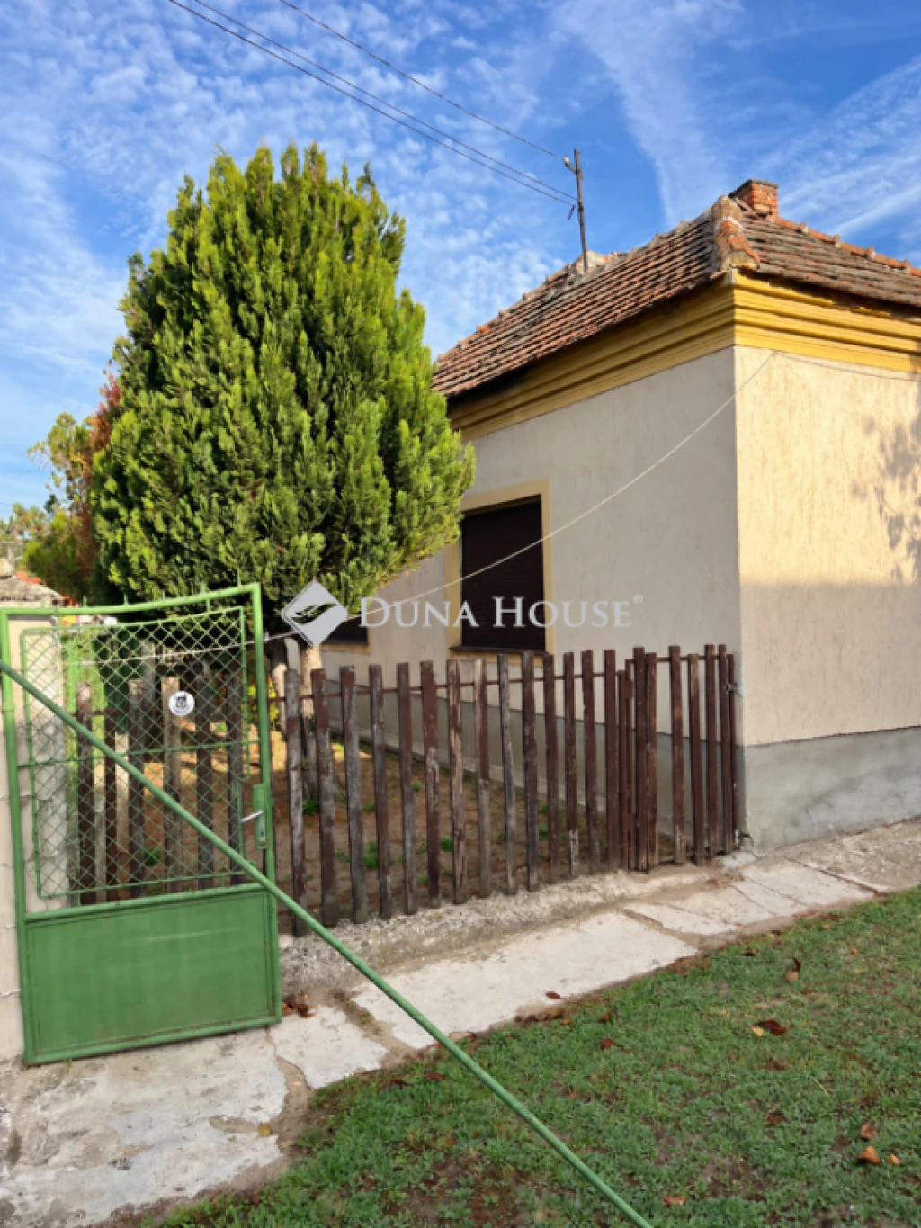 Eladó ház, Enese