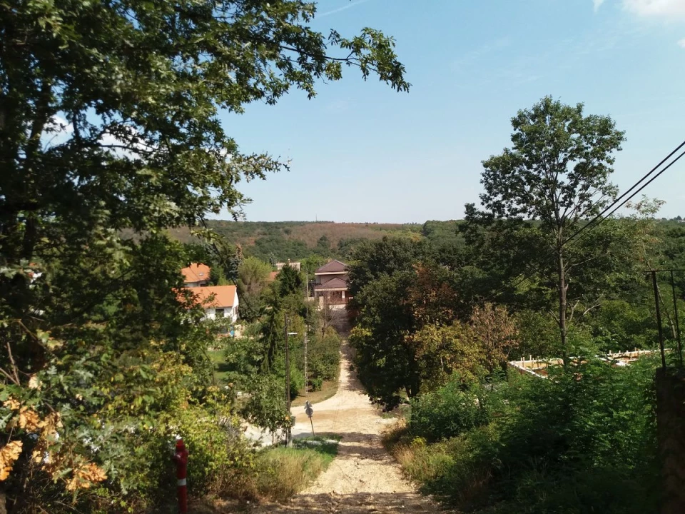 Eladó építési telek, Érd