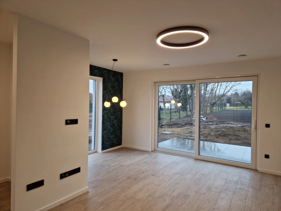 For sale semi-detached house, Érd