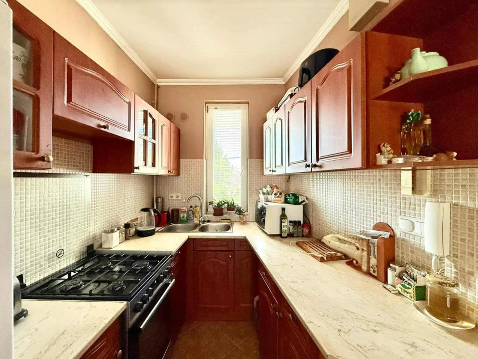 Eladó téglalakás, Érd