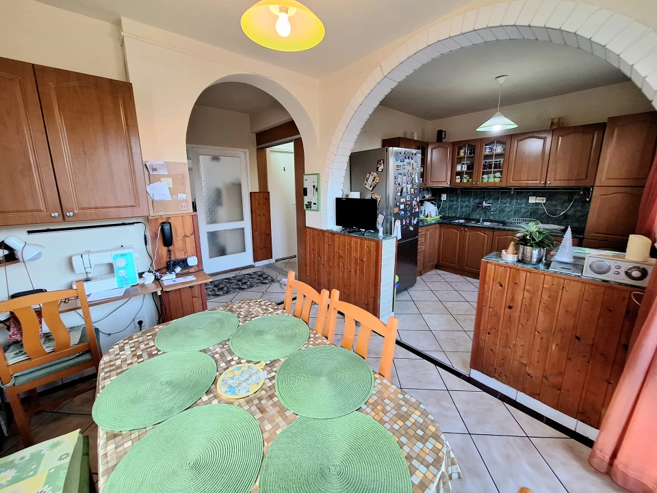 Eladó családi ház, Érd