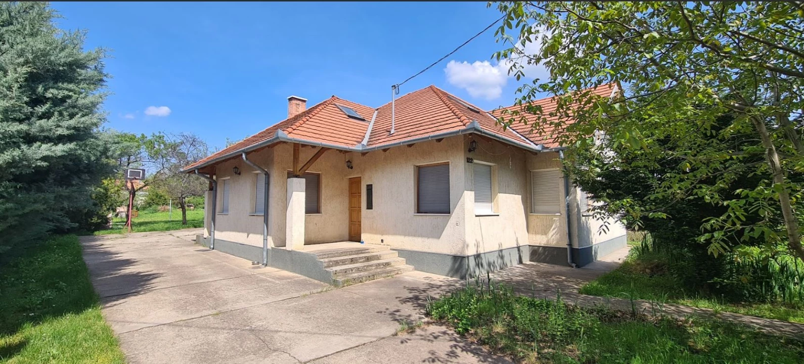 Eladó családi ház, Érd