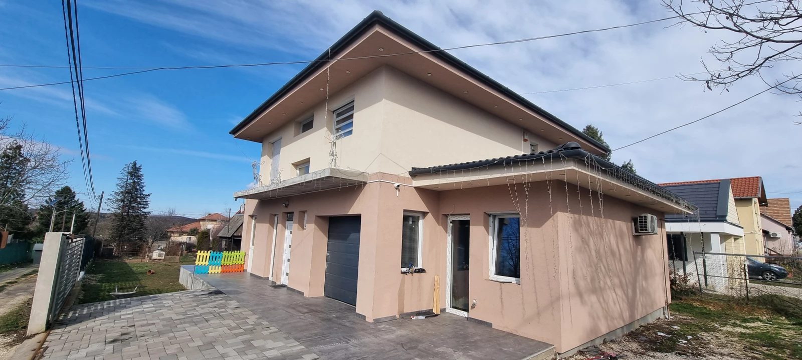 Eladó családi ház, Érd