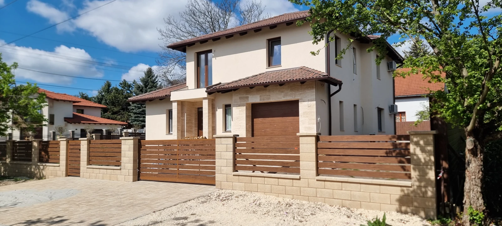 Eladó családi ház, Érd