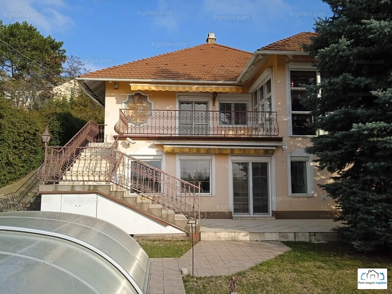 Eladó családi ház, Érd