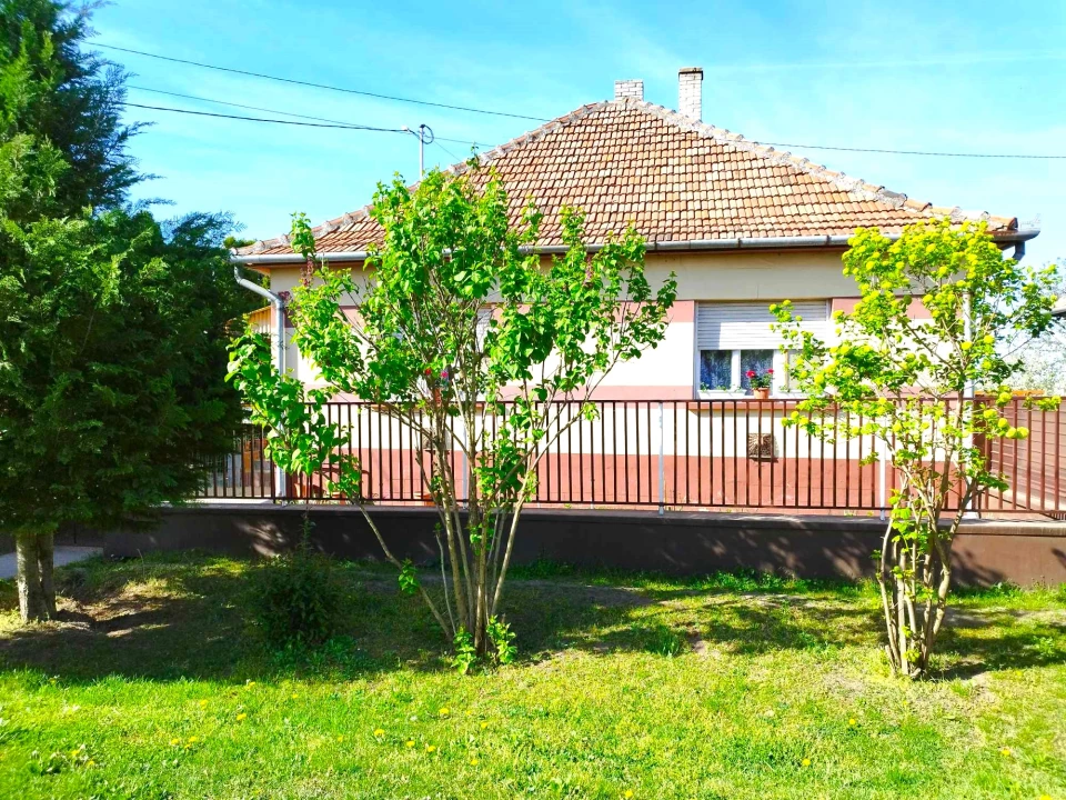 For sale house, Kisszállás