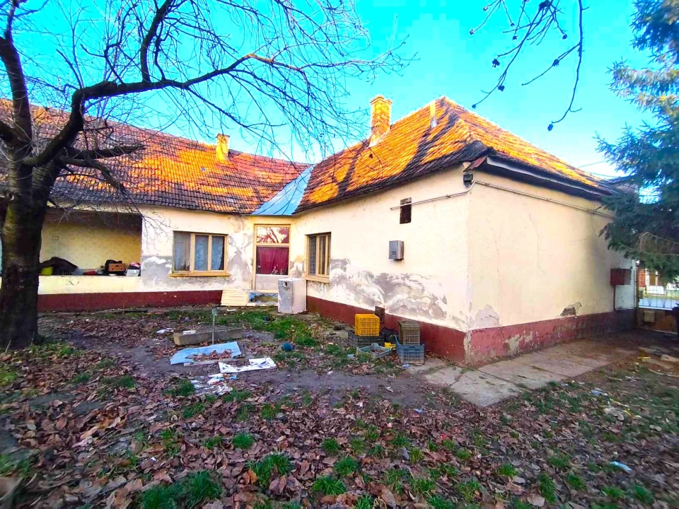 Eladó családi ház, Császártöltés