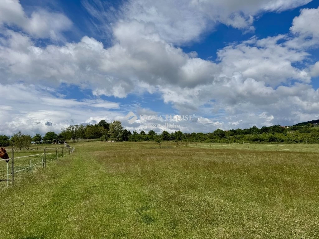 Eladó telek, Dörgicse