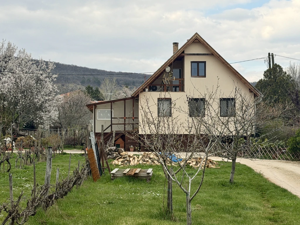 c3-1-name c2-1-name, Csopak