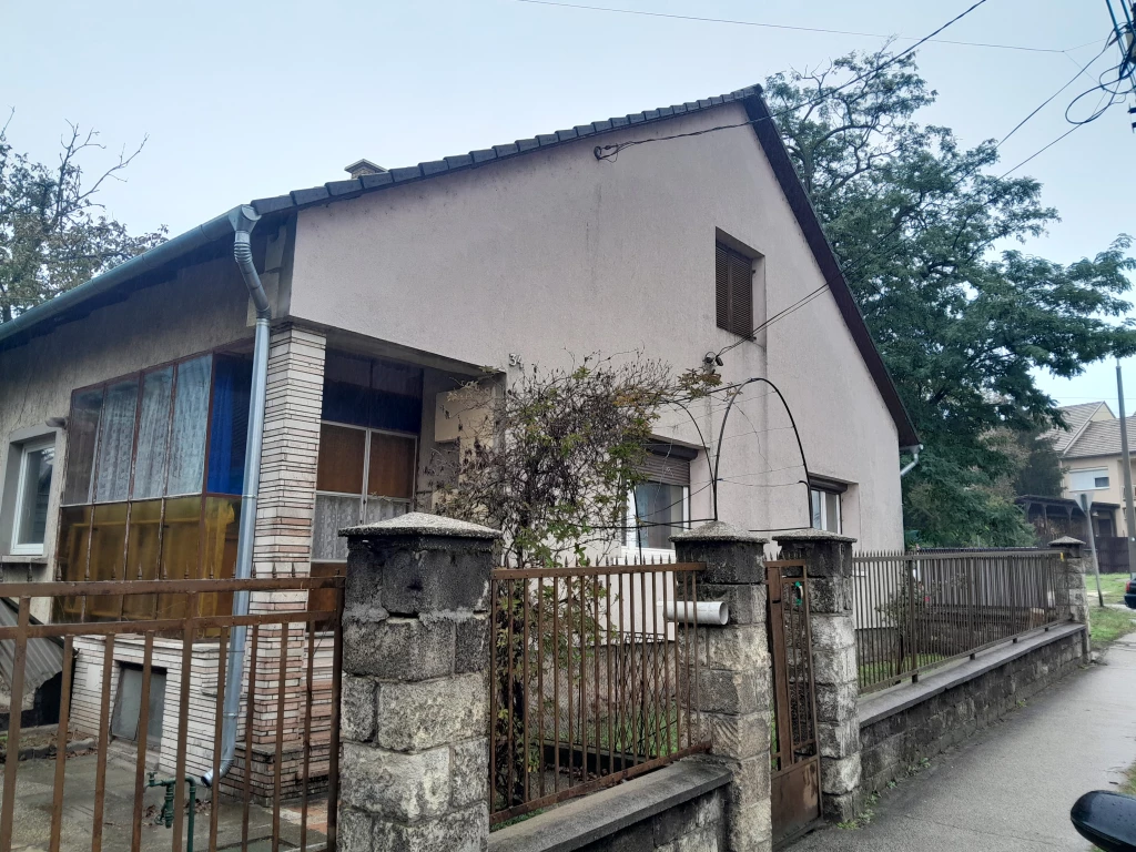 For rent house, Oroszlány