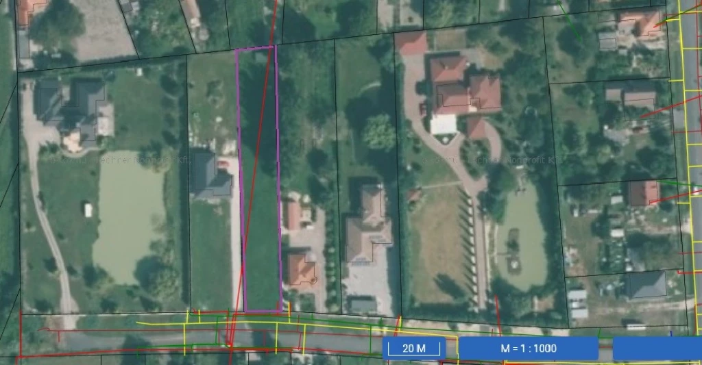 Komárom egyik nyugodt, fejlődő részén eladó egy 1500 m&#178;-es építési telek!