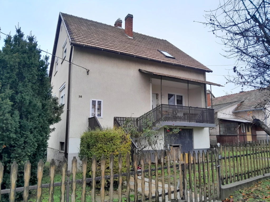 c3-1-name c2-1-name, Székesfehérvár