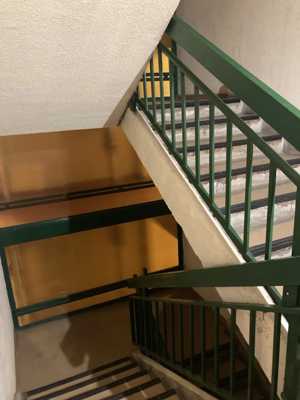 Kiváló állapotú, egy szoba két félszobás, 5 nm-es erkélyes lakás eladó 17. kerület központjában!