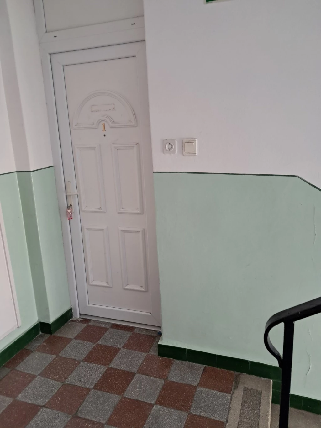 Eladó remek adottságokkal rendelkező lakás Nyergesújfalu szívében – Alakítsa saját ízlésére!