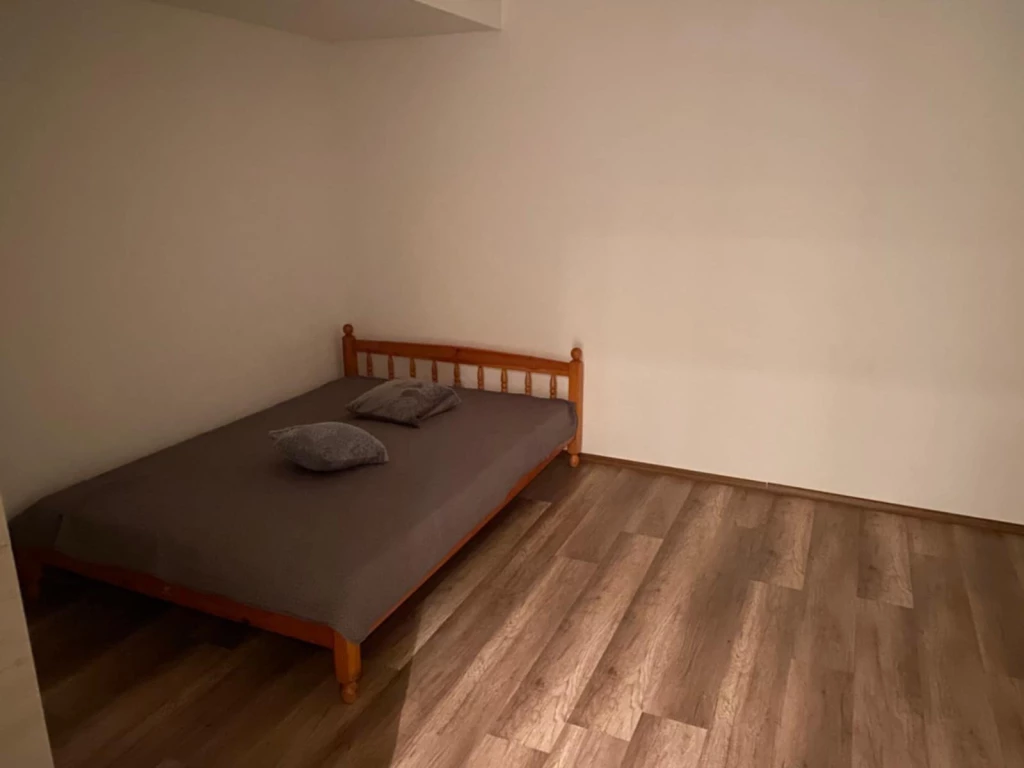 Kiadó lakás Tatabányán – Dózsakertben, földszinten, azonnal költözhetően!