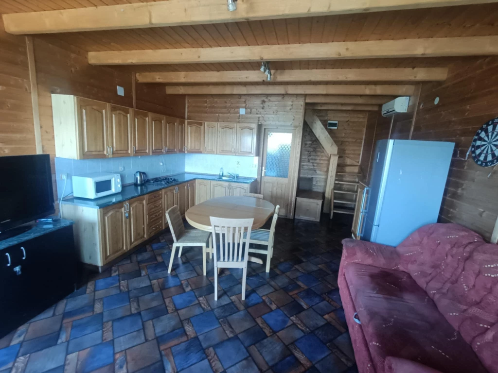 Eladó stég Tatán, a Derítő-tón –2x 6 férőhelyes, teljes közművel!