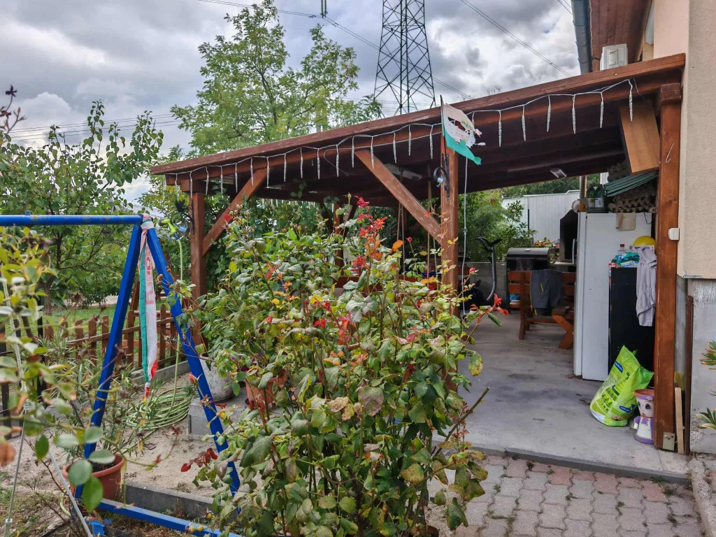 Csóron, új építésű, 110 m²-es családi ház, 980 m²-es, gondozott kerttel eladó