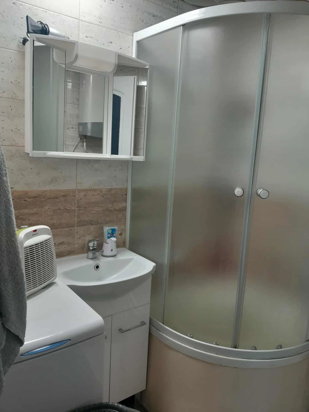 Szentmártonkátán, frissen felújított, könnyűszerkezetes családi ház eladó!