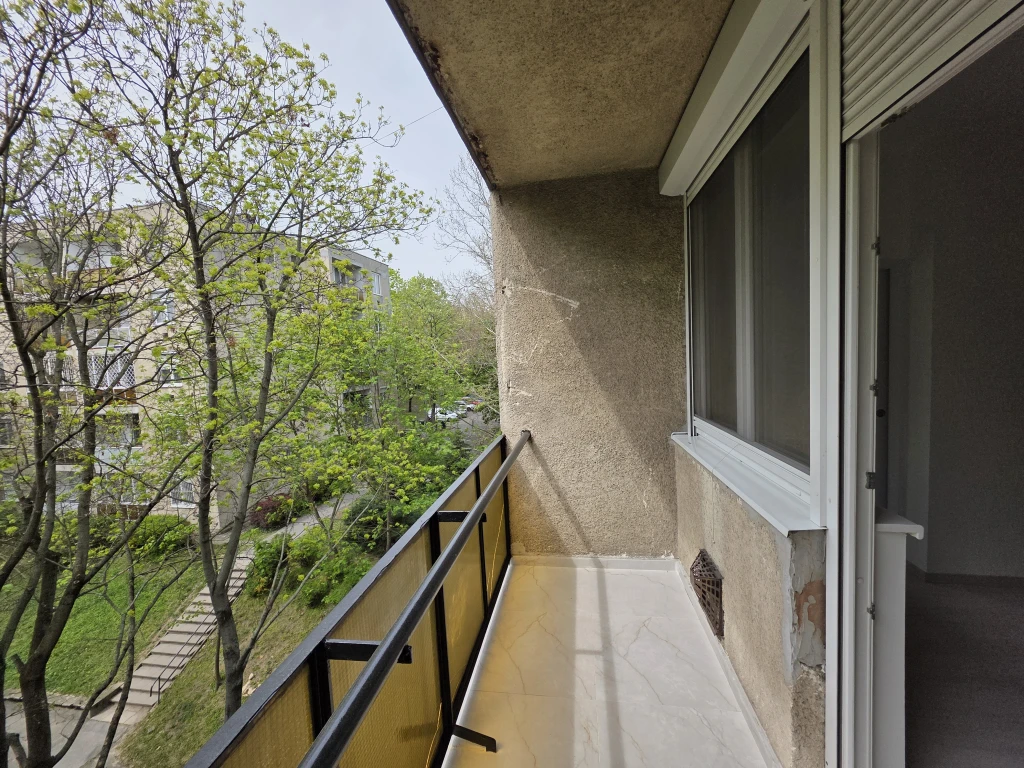 Felújított, erkélyes 2 szobás lakás zöld környezetben – XI. kerület, Rahó utca