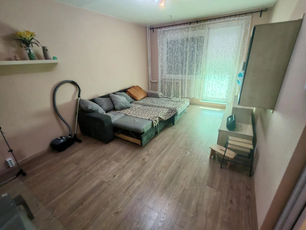 Eladó hangulatos 2 szobás lakás a Malom-tó mellett, Oroszlány egyik legjobb részén! 