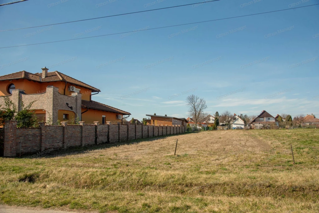 Eladó egy belterületi építési telek, a Balaton déli partján, kedvelt üdülőhelyen, Balatonberényben!