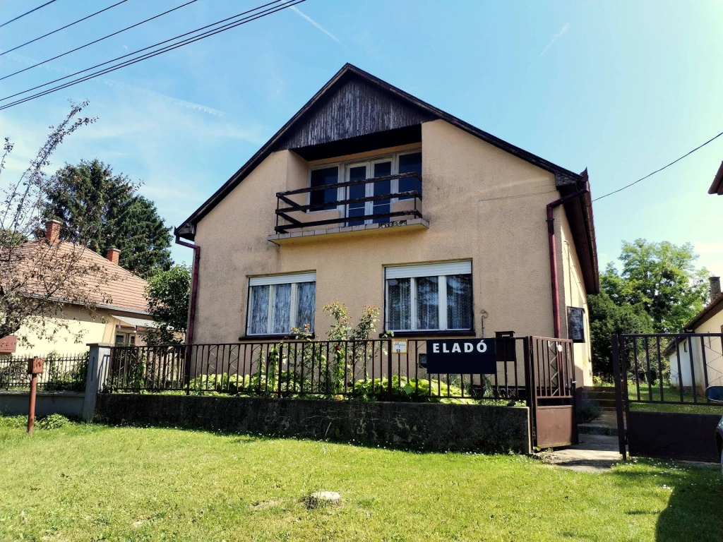Eladó családi ház, Balatonberény