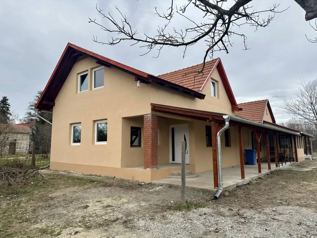 Eladó családi ház, Csákány