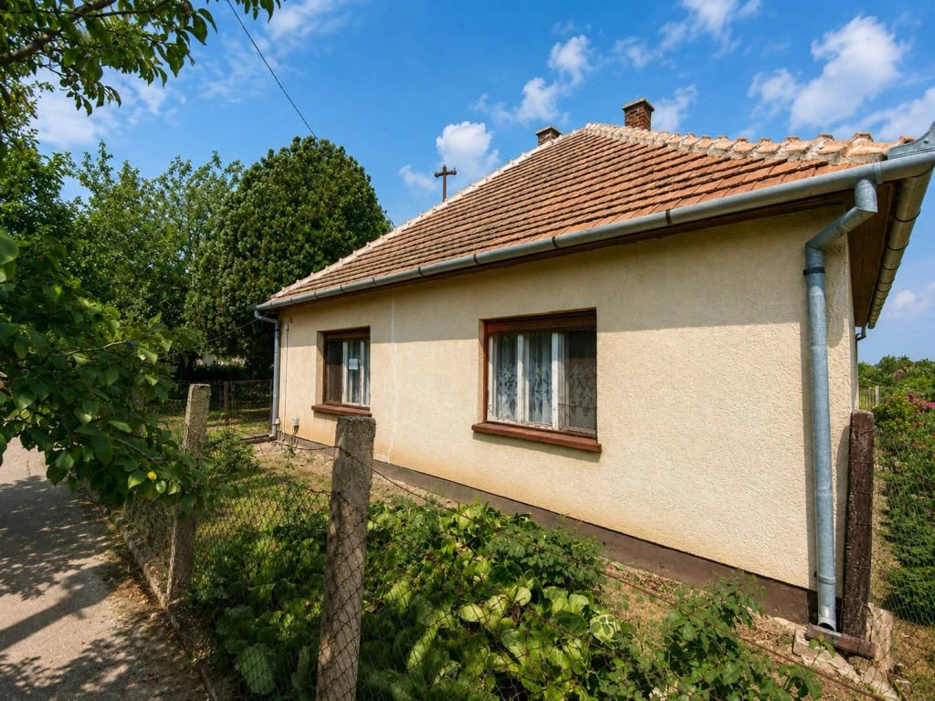 Eladó családi ház, Balatonberény