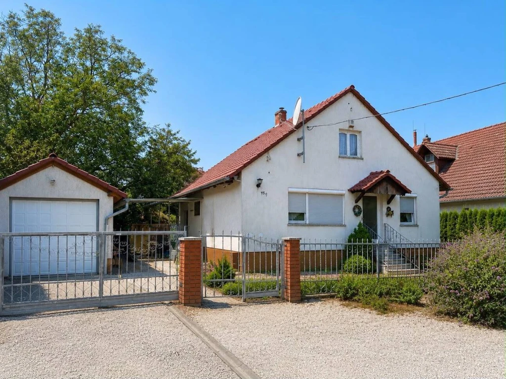 Eladó családi ház, Balatonberény